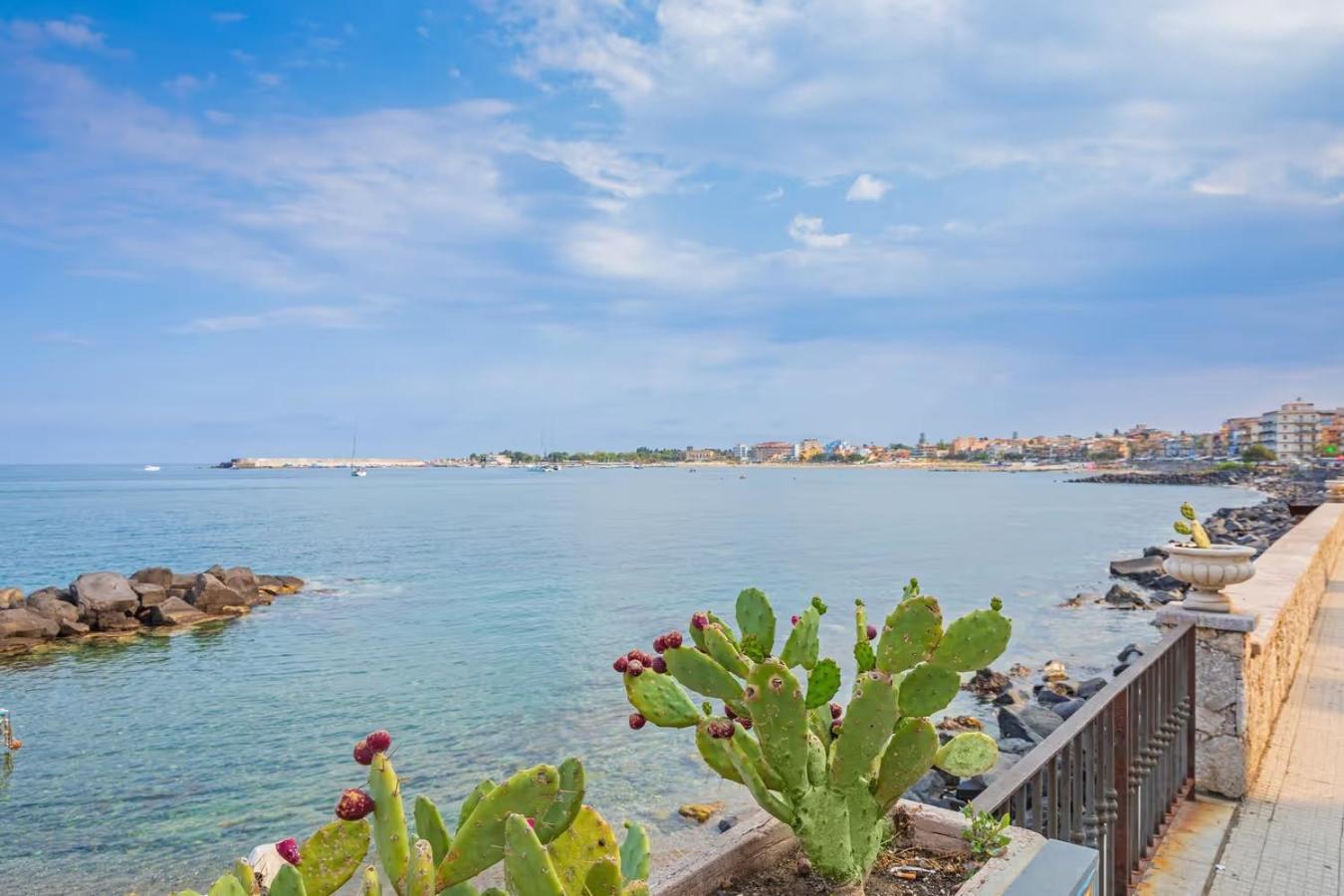 La Gioia Hotell Giardini Naxos Exteriör bild
